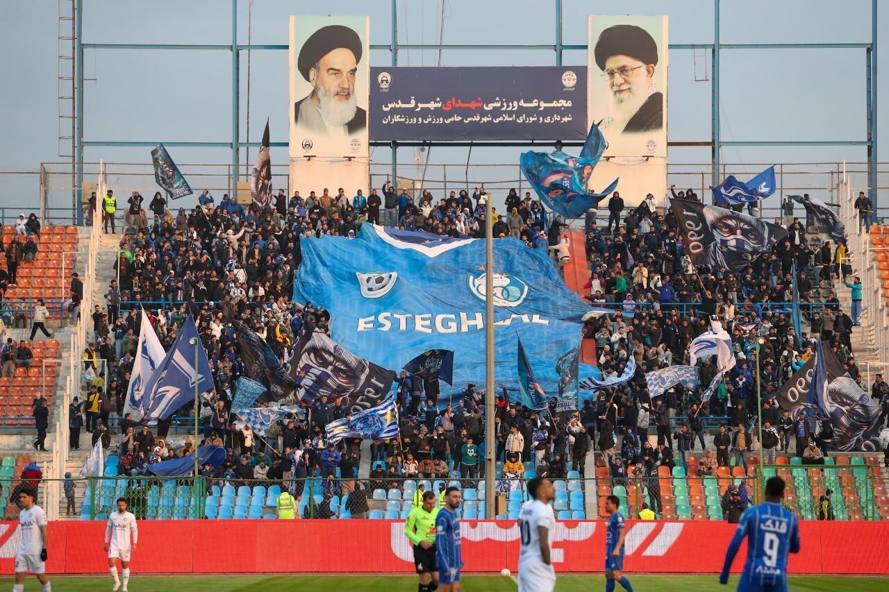 دیدار سپاهان - استقلال با تماشاگر برگزار می‌شود