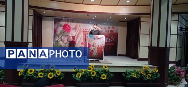 گردهمایی و تقدیر از خادمین شهدا در اداره اوقاف اسلامشهر 