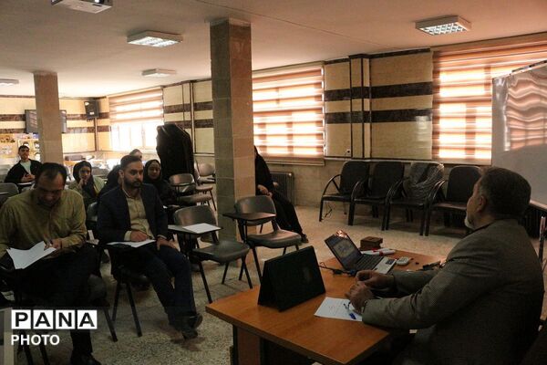 طرح "همیار معلم" با داوری تخصصی در فیروزکوه کلید خورد