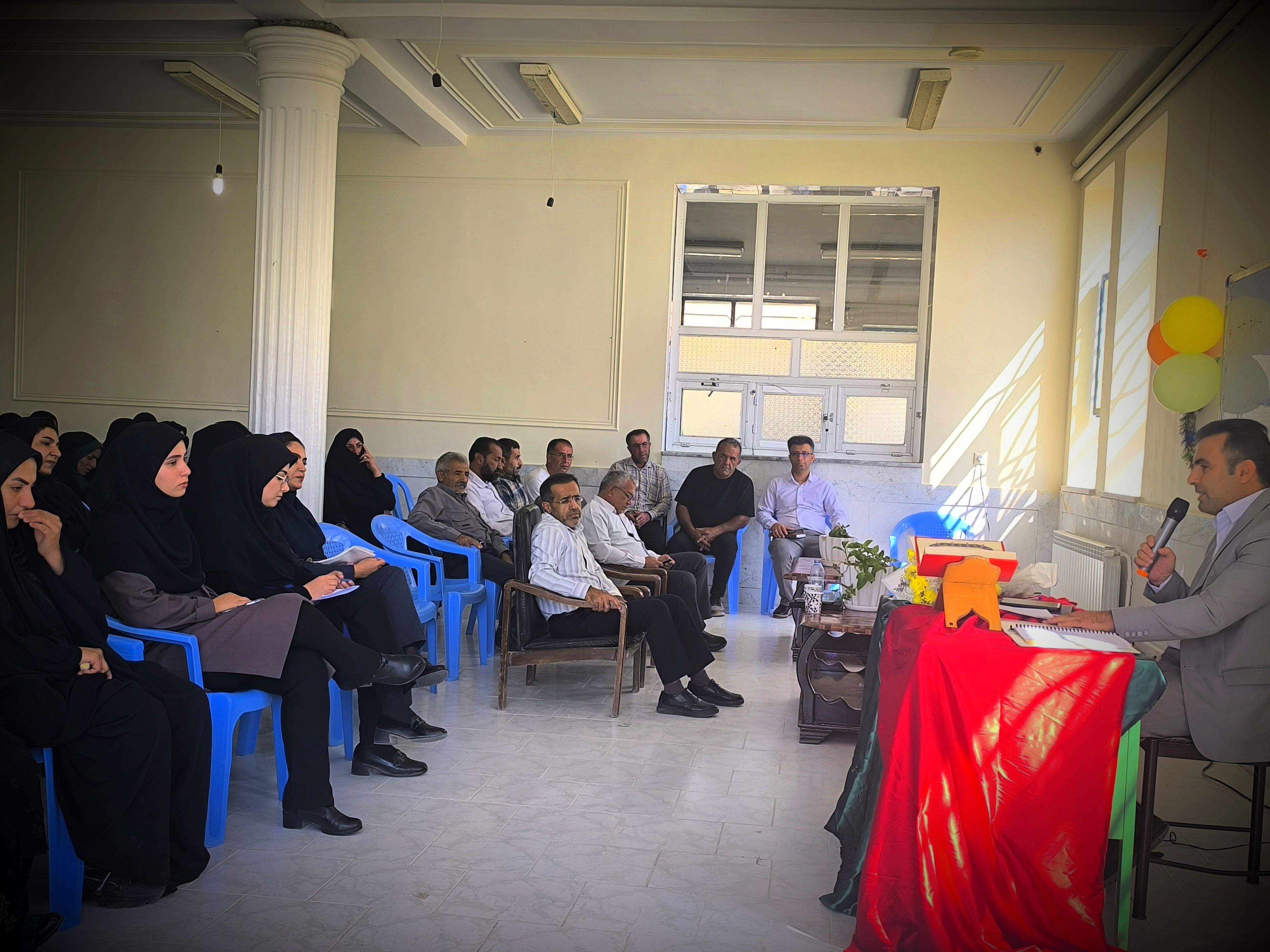 جلسه انجمن اولیا در شبانه روزی امام حسین میانکوه 