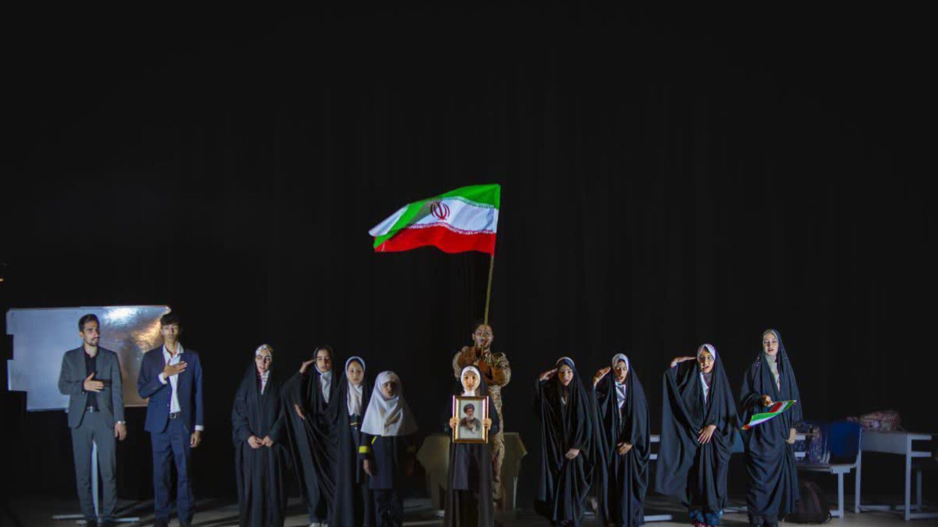 «رقص ابلیس»؛ روایت هنری شهادت دانش‌آموزان میناب در شهرستان بروجن است 
