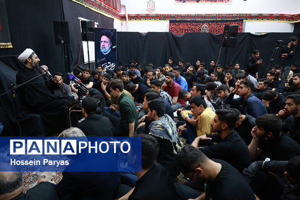 مراسم عزاداری شهادت خادم الرضا(ع) آیت‌الله سید ابراهیم رئیسی و همراهشان در مرکز آموزش عالی شهدای مکه