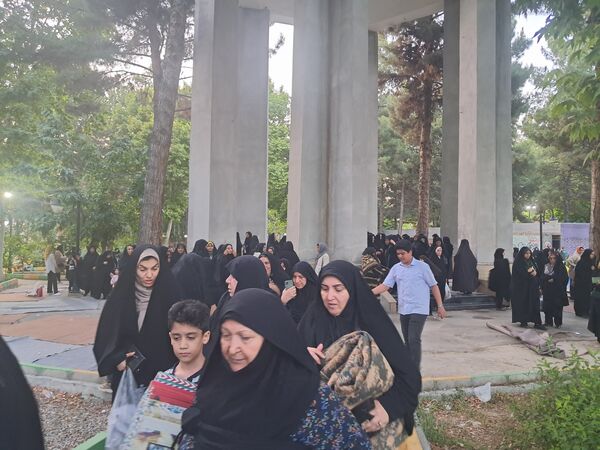 مراسم دعای عرفه درجوار شهدای گمنام پارک وحدت شهرستان آشخانه
