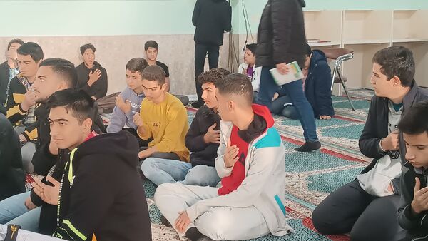 برگزاری زیارت عاشورا در دبیرستان شاهد ابوذر غفاری نیشابور در  اولین هفته  آذر ماه 