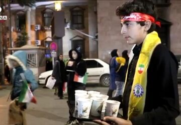 عرض ارادت پیشتازان به رهبر شهید