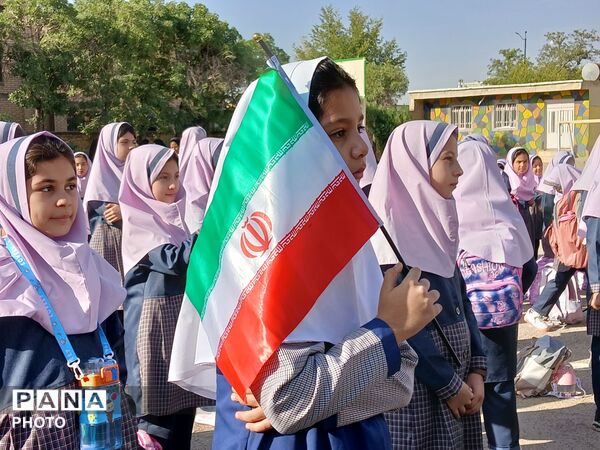 «در میدان حاضر»؛ زنگ مقاومت در شصت مدرسه قهاوند