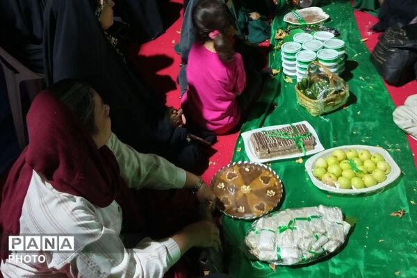  برپایی سفره حضرت رقیه (س) به کمک دانش‌آموزان و فرهنگیان پردیس