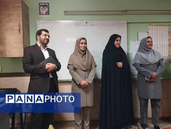 برگزاری اولین جلسه‌ اجتماعات یادگیری آموزگاران شهرستان ملارد در دبستان دخترانه حضرت زینب (س)