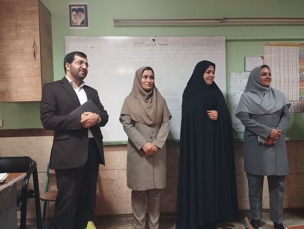 برگزاری اولین جلسه‌ اجتماعات یادگیری آموزگاران شهرستان ملارد در دبستان دخترانه حضرت زینب (س)