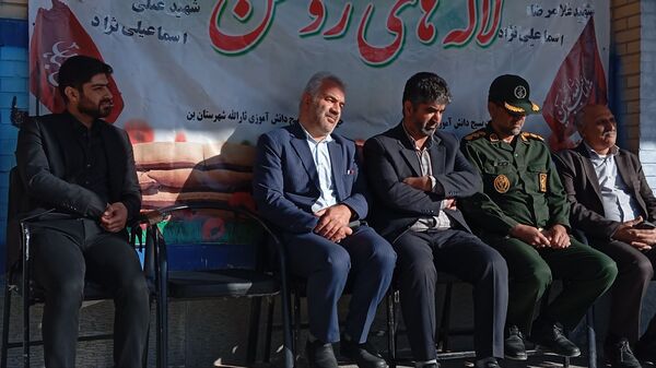 دبیرستان دخترانه فدک میزبان آیین زنگ نمادین «استکبار‌ستیزی» در شهر بن 