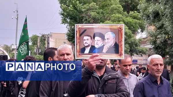 کاروان عزاداری شهیدان خدمت در خیابان‌های شهر اراک