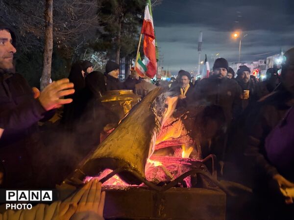 بیعت مردم کرج با سومین رهبر انقلاب اسلامی 