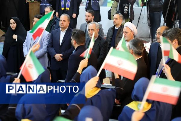 زنگ انقلاب در مدرسه خدیجه کبری ناحیه یک تبریز با حضور استاندار 