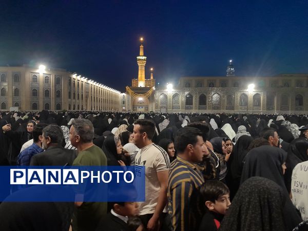 شب میلاد امام هشتم شعیان در حرم مطهر رضوی