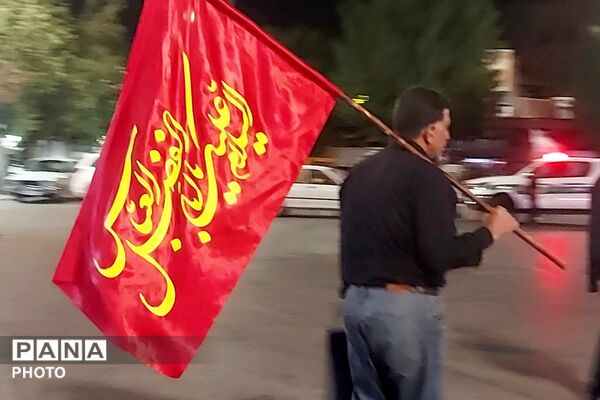 هم‌نوایی با تهران؛ آیین وداع آباده‌ای‌ها با رهبر شهید