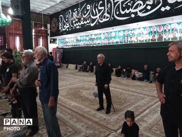 میزبانی هیئت شاهزاده قاسم از آیین دسته‌روی هیئت‌های فدافن 