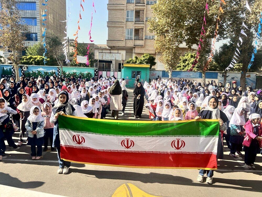 گرامیداشت سالروز شهادت شهید فهمیده در دبستان المهدی ناحیه 2 کرج 