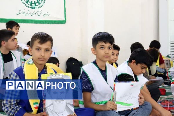 برپایی ایستگاه نقاشی به‌مناسبت روز دانش‌آموز در رامهرمز