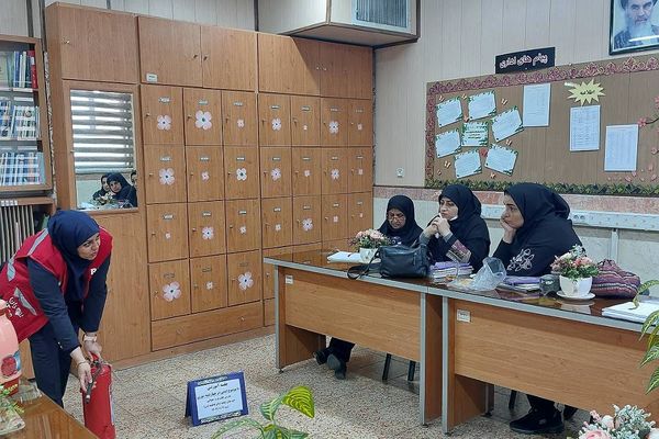 اداره یک روزه مدرسه توسط تشکل‌های دانش‌آموزی در ناحیه دو شهرری 