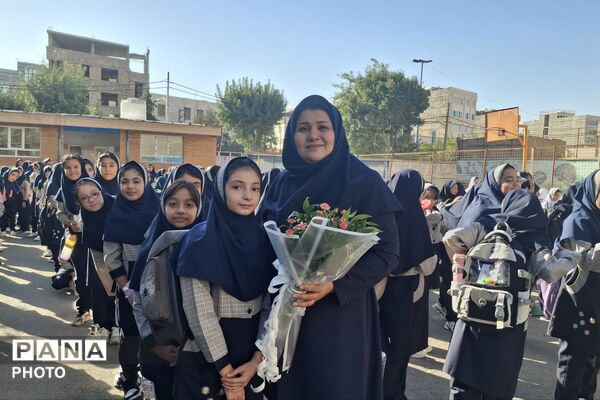 اول مهر در دبستان ۱۷ شهریور؛ شروعی دوباره برای ساختن فردایی روشن