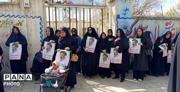 چهل روز تنهایی پس از شهادت امام انقلاب؛ مردم اسدآباد همچنان در صحنه