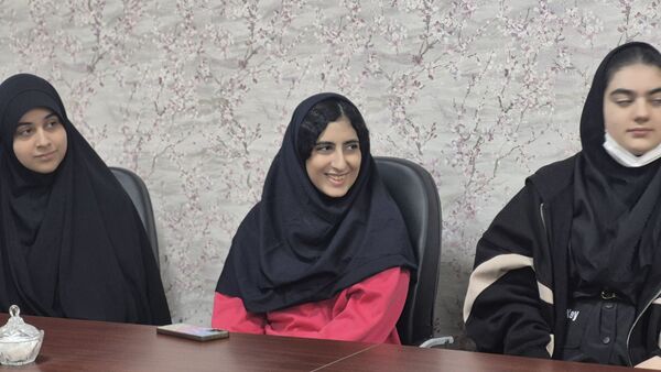 درخشش دختران کتاب‌نوش لنگرود در مسیر همایش کشوری