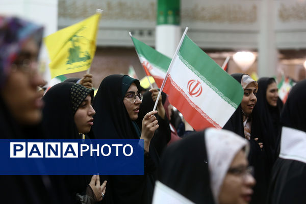 اجتماع بزرگ «عهد خواهرانه» با حضور 6 هزار دانشجوی دختر در قم