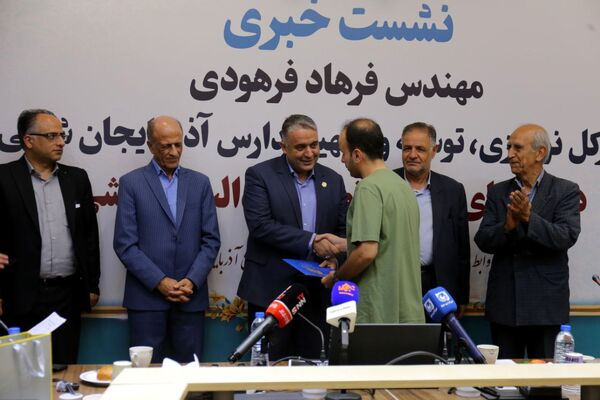 نشست خبری مدیرکل نوسازی، توسعه و تجهیز مدارس آذربایجان شرقی