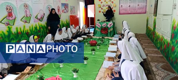 محفل انس با قرآن به‌مناسبت هفته بسیج دانش‌آموزی
