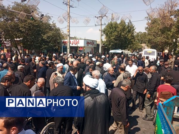 تشییع پیکر پرافتخار شهید علی اکبر صانعی جانباز ۷۰ درصد جنگ تحمیلی