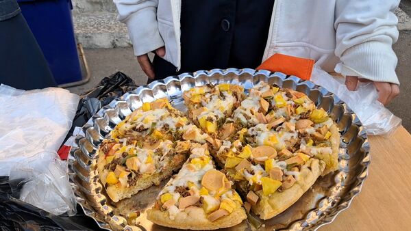 بازارچه دست‌ساخته‌های دانش‌آموزی در دبیرستان بهار آزادی قائمشهر