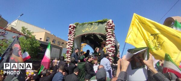 آرام گرفتن پیکر شهید سپهبد عبدالرحیم موسوی در حریم امن فاطمی