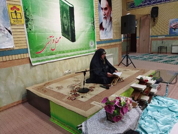 محفل قرآنی دانش‌آموزان در شهر راز