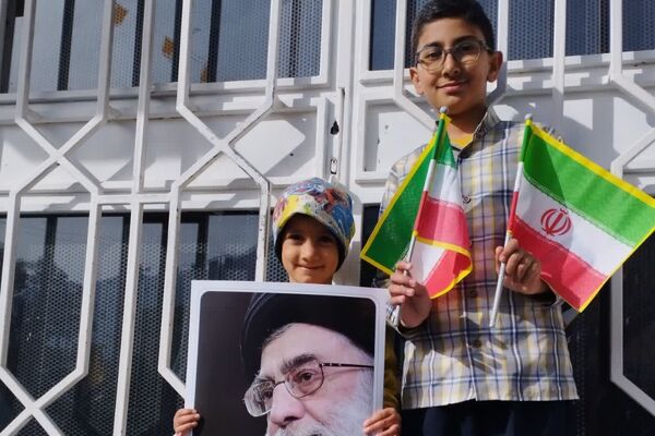 حضور با شکوه مردم زرقان در راهپیمایی 22 بهمن ماه