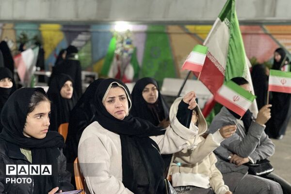 تجدید بیعت دانش‌آموزان با رهبر انقلاب