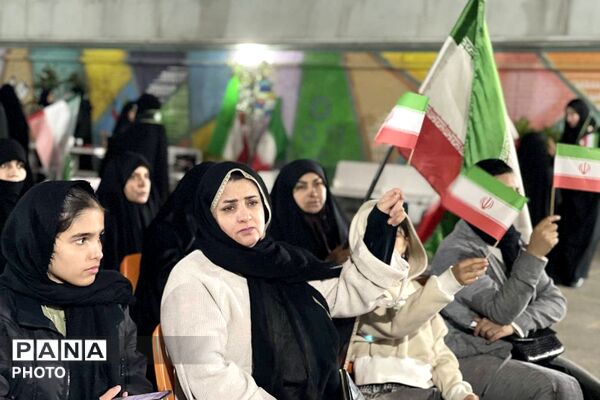 تجدید بیعت دانش‌آموزان با رهبر انقلاب