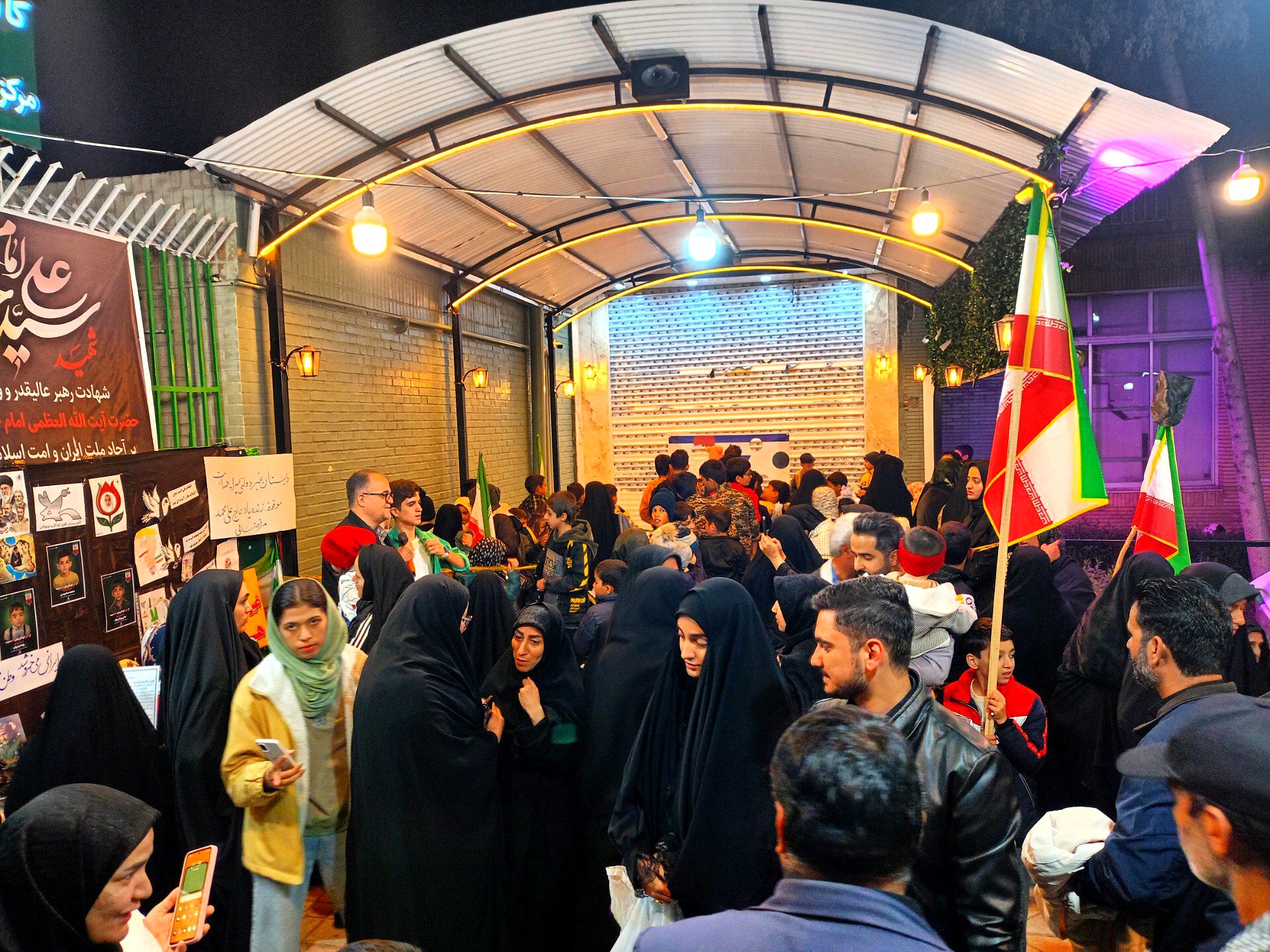 برپایی غرفه کودک در حاشیه اجتماعات شبانه در کاشمر