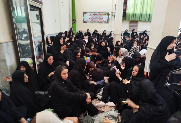 مراسم ظهر تاسوعا حسینی در مسجد شهدای گمنام 