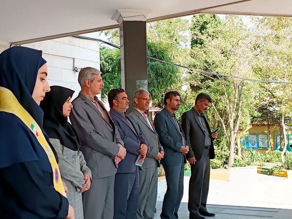 برگزاری جشن جوانه‌ها در دبیرستان آرمینه مصلی نژاد ناحیه ۶ مشهد