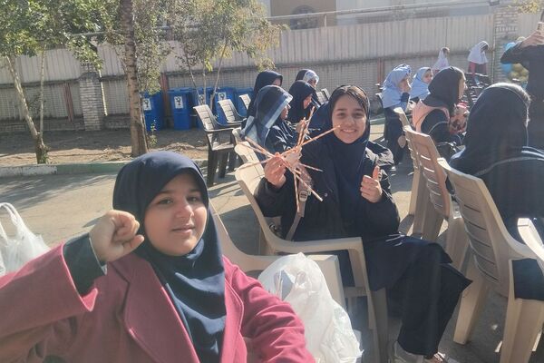 حضور دانش‌آموزان ناحیه دو شهرری در نمایشگاه طرح‌های علمی پژوش سرای بصیرت 