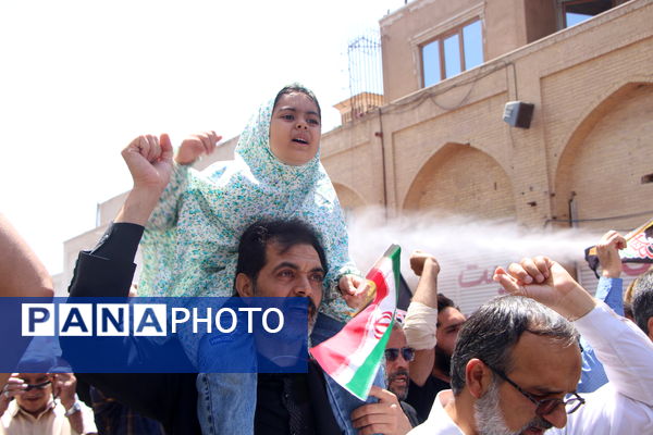 فریاد خشم مردم دارالعباده یزد 