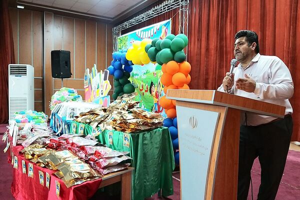 برگزاری جشن الفبای پسران دبستان شهدای غزه در کانون ملائک شهرستان قرچک با حضور گروه نمایشی روناک