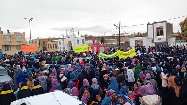 حماسه‌آفرینی دانش‌آموزان کمیجانی در راهپیمایی۱۳ آبان 