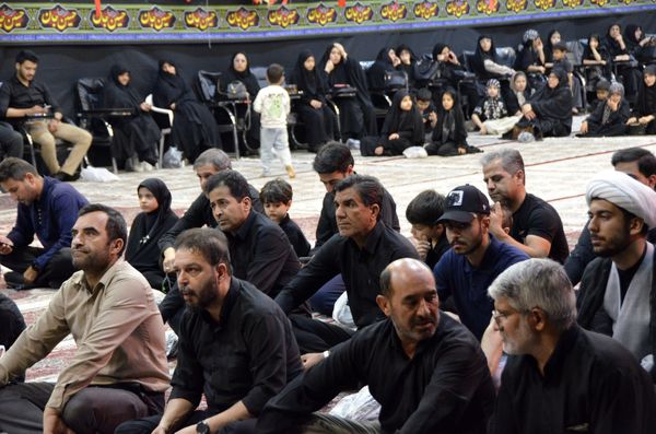 مراسم عزاداری شب پنجم محرم در هیئت فرهنگیان دهه اول محرم