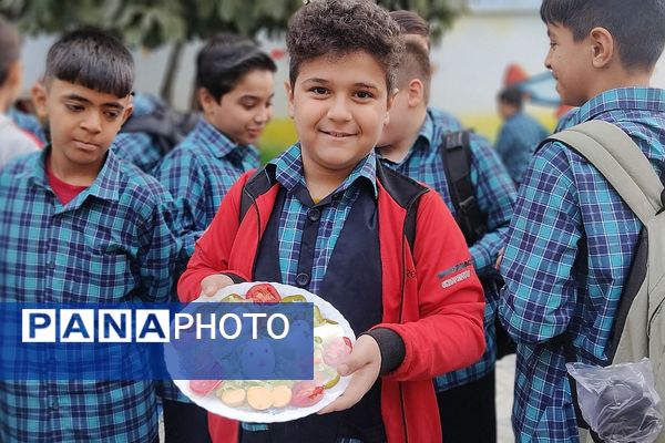 برگزاری روز جهانی تخم مرغ در دبستان فرهنگ۲ باقرشهر 