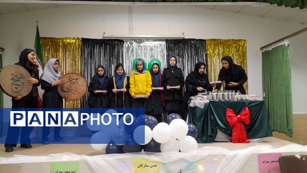 جشن ستارگان ویژه دانش آموزان برتر دبیرستان نورالهدی 