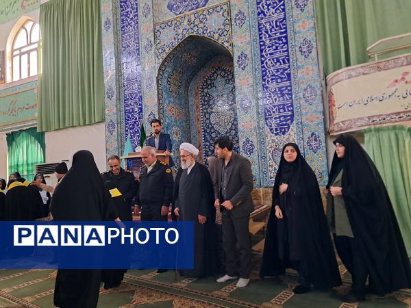 برگزاری آیین سیاسی نماز جمعه در مصلی قائمشهر