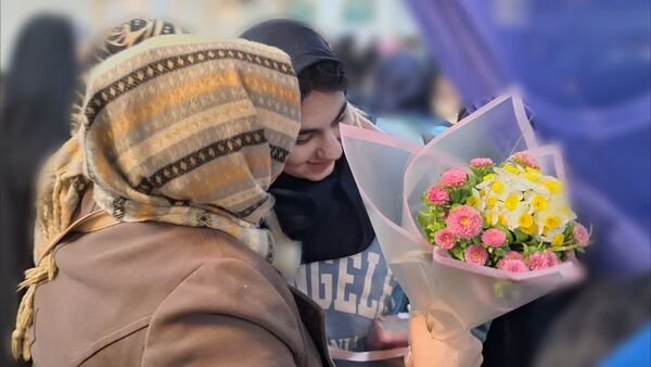 استقبال خانواده‌ها از دختران معتکف در مسجدالنبی کرج