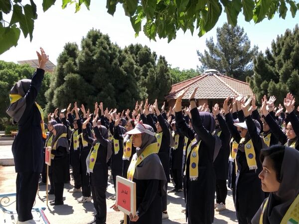بازدید ارزیاب سازمان دانش‌آموزی کشور از دبیرستان تشکیلاتی المهدی ناحیه ۵ مشهد