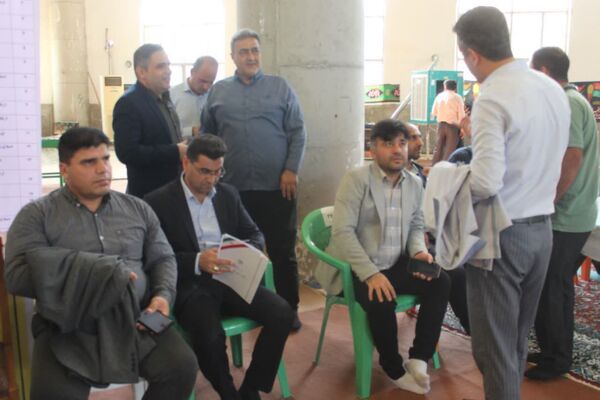 برپایی میز خدمت به مناسبت هفته دولت در گلوگاه 
